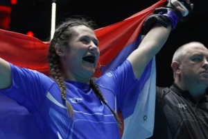 Nina je svetska šampionka u MMA!